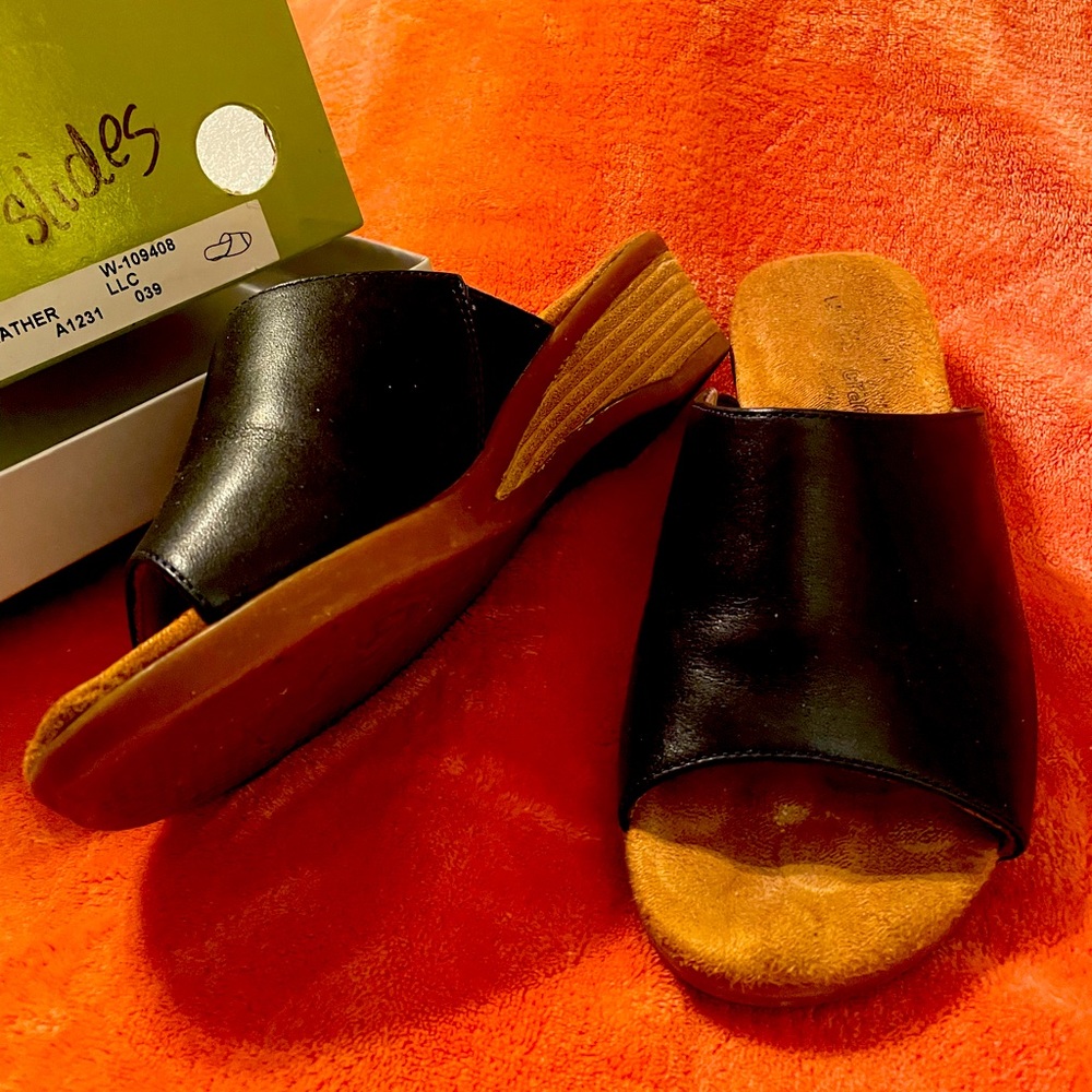 Navy slide 2” wedge sandal